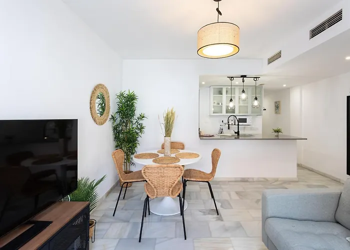 Holidays2Malaga Olletas 2 Bedrooms & 2 Bathrooms With Patio