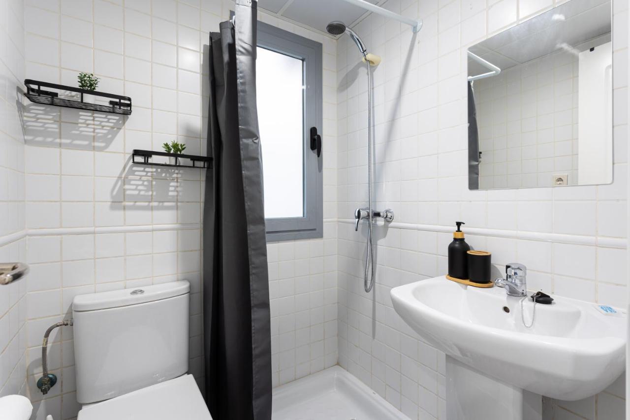 Apartment Holidays2malaga Olletas 2 Bedrooms & 2 Bathrooms With Patio Malaga
